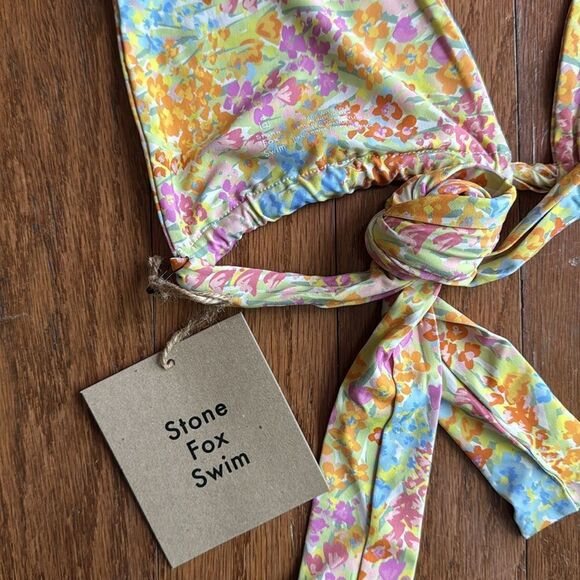 NWT Stone Fox x REVOLVE Swim Rico Printed Bikini Top - Flower Fields Size XL - Picture 6 of 6